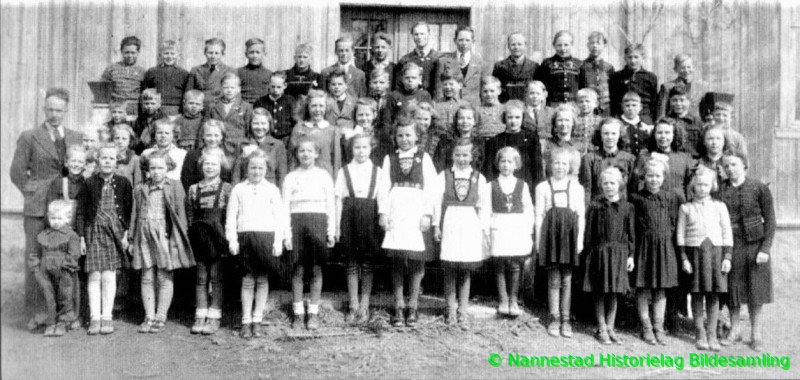 Engelstad Skole Skoleklasse 1943 / 45